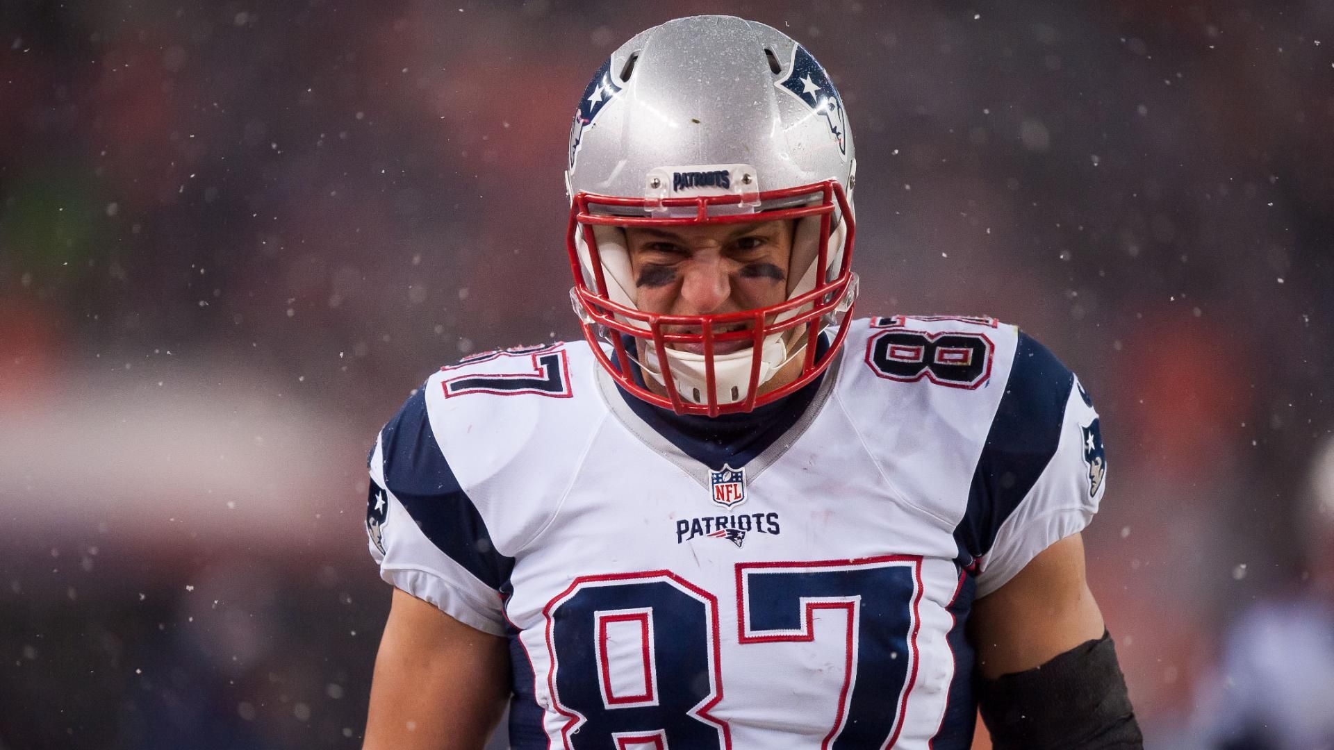 Rob Gronkowski returns to Patriots practice