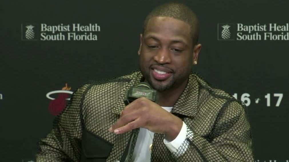 Dwyane Wade Receives a Standing Ovation in Return to Miami, Gets