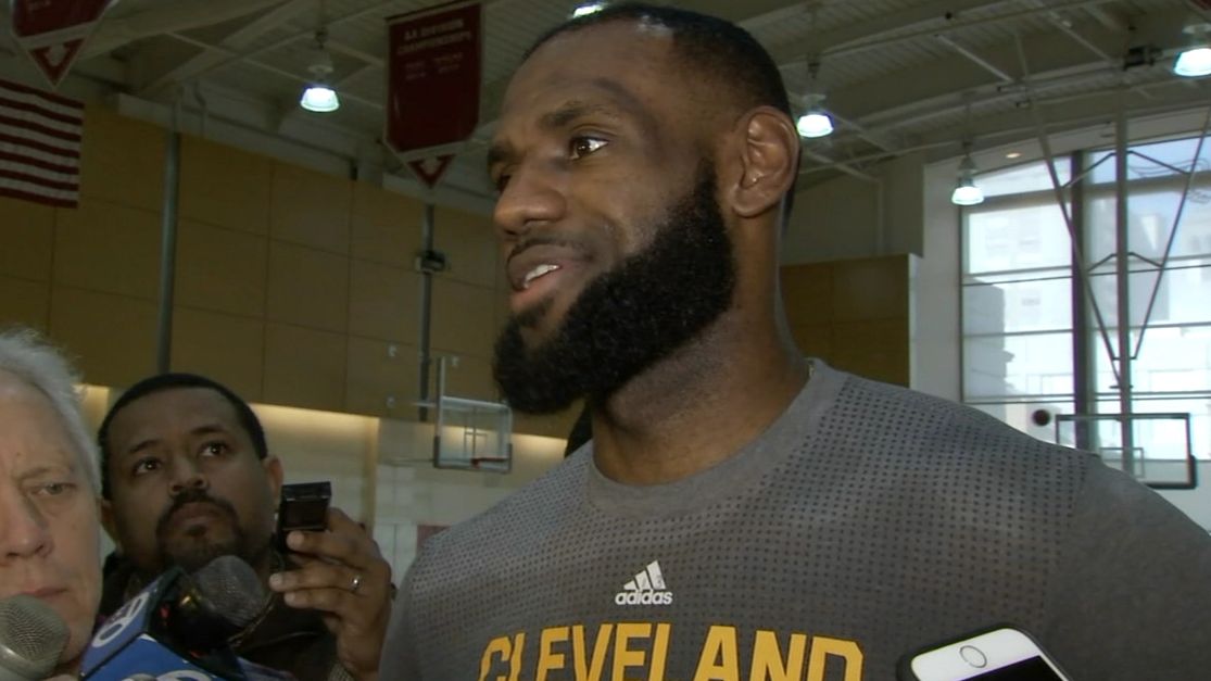 lebron in a warriors jersey