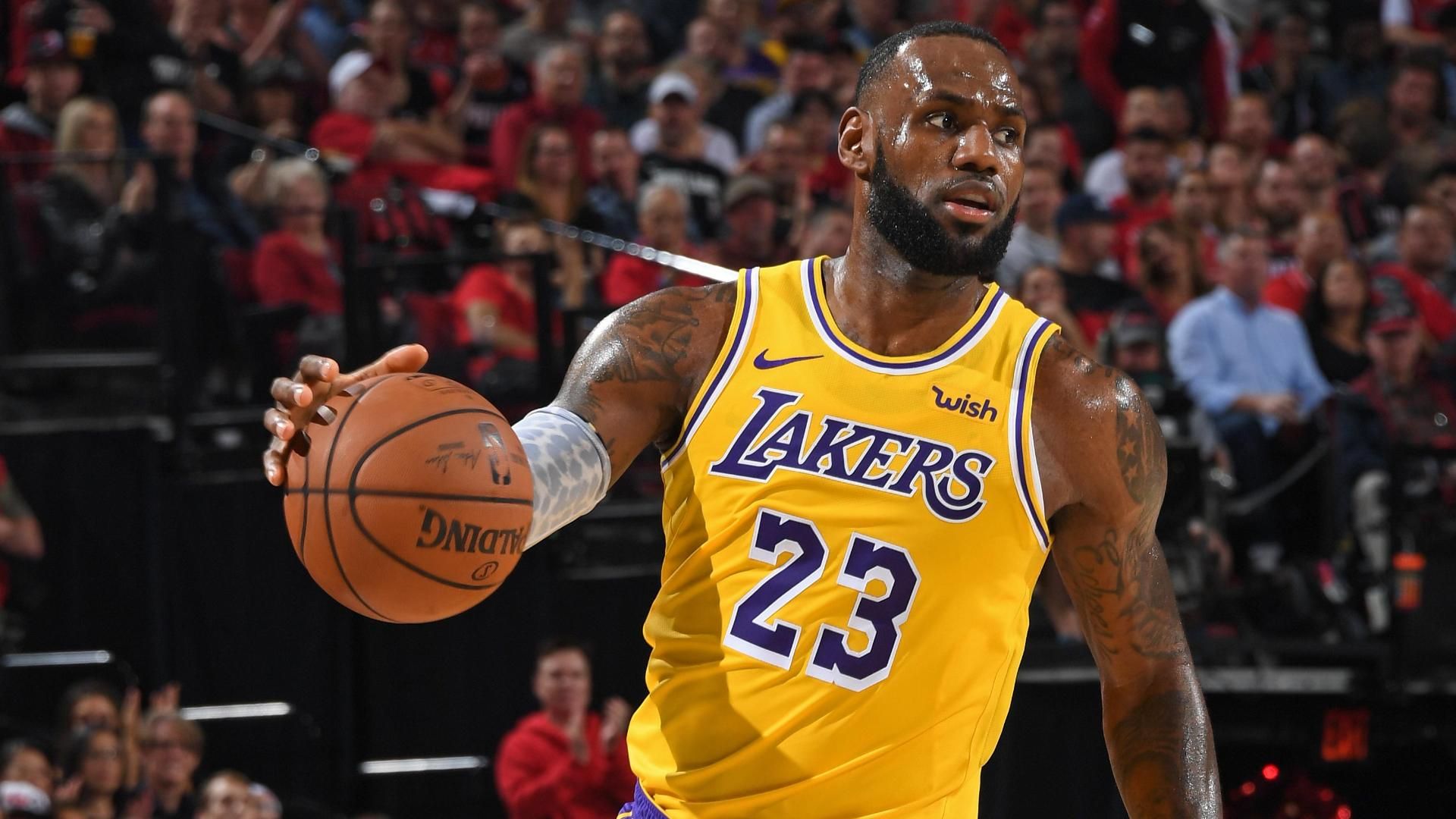  LeBron  James  stresses patience as Lakers  build team 
