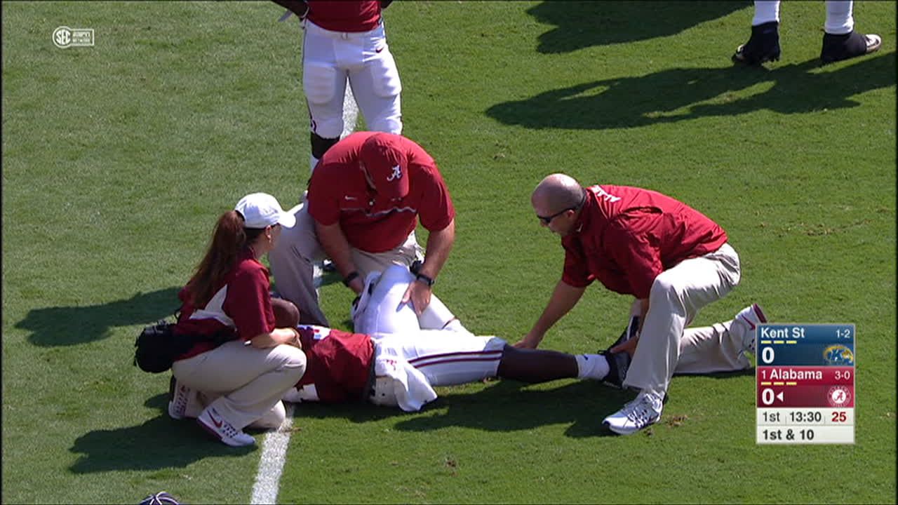 Alabama RB Damien Harris carted off field with ankle injury - ABC7 New York