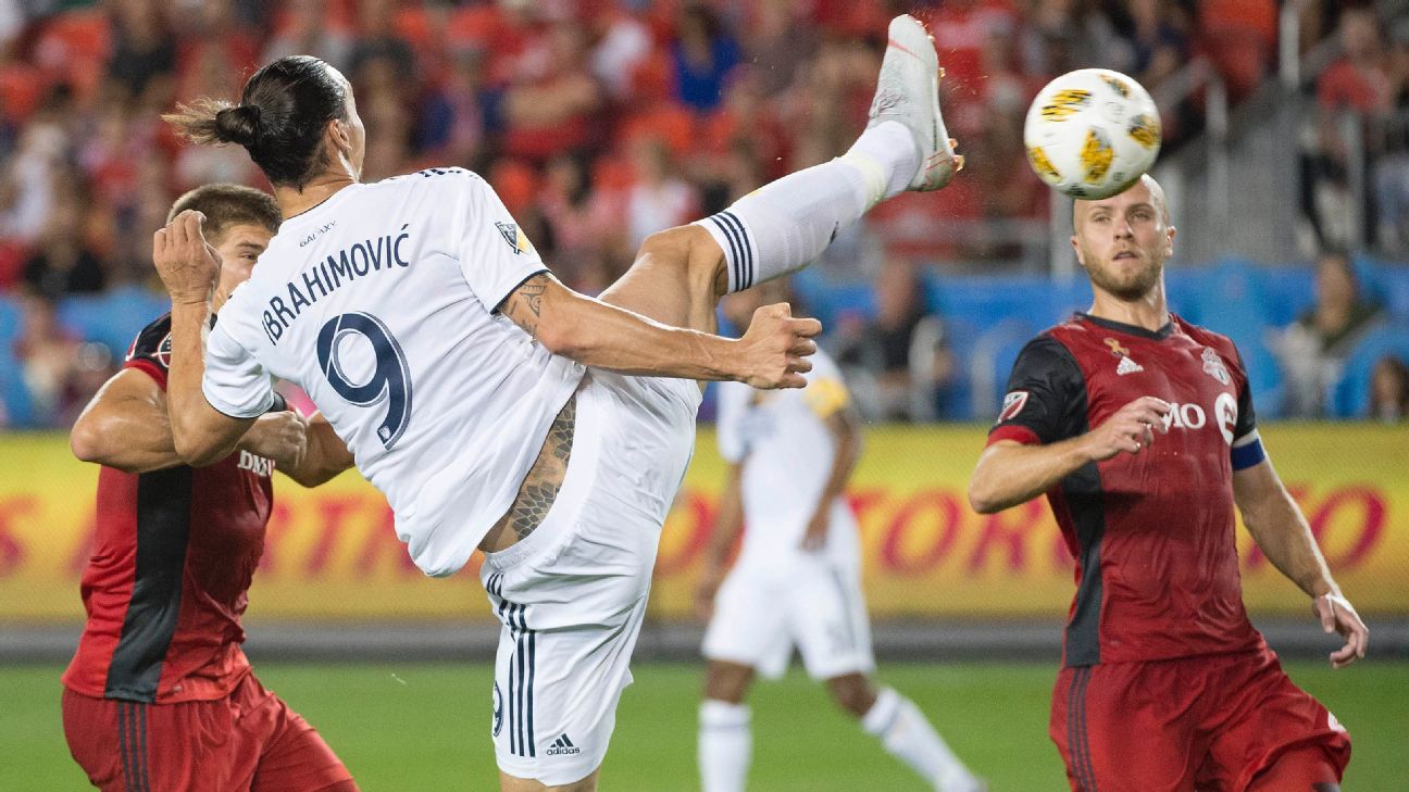 Zlatan Ibrahimovic scores to reach 500 goals for club and country