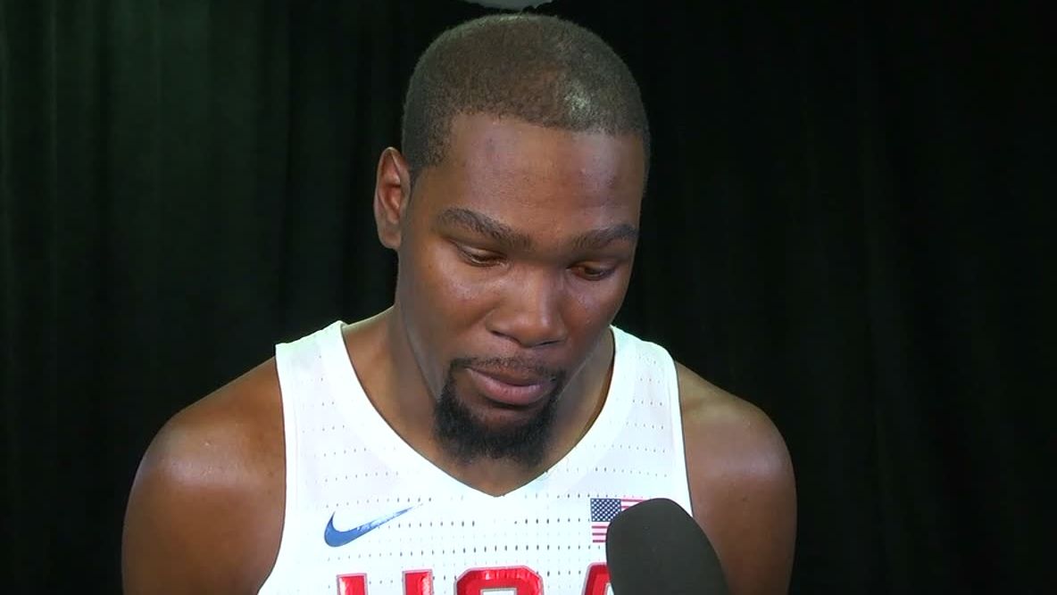 Durant's taking free agency 'one day at a time'