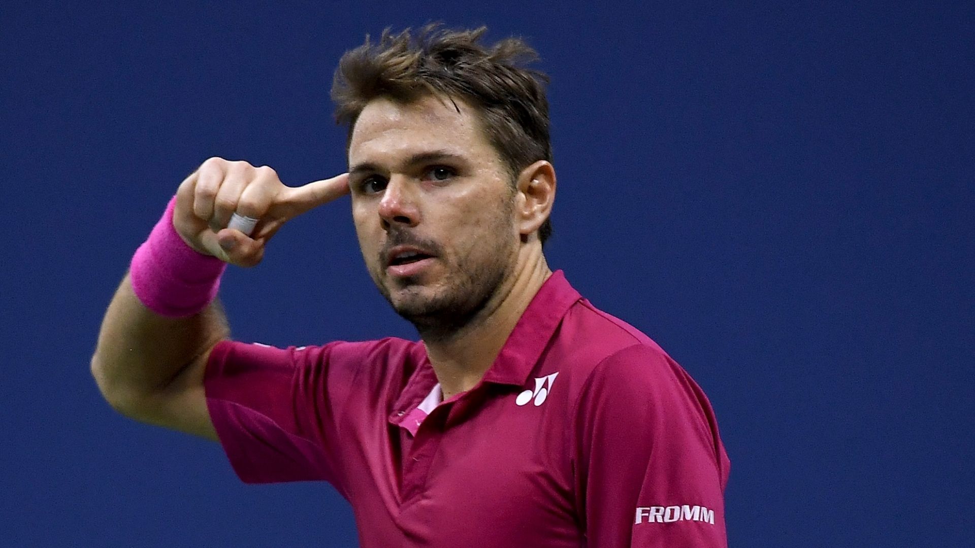 Wawrinka goes up two sets to one in final