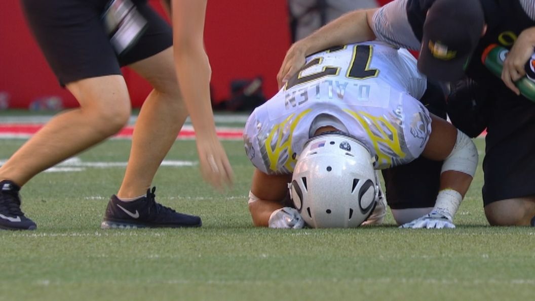 Devon Allen injures knee against Nebraska