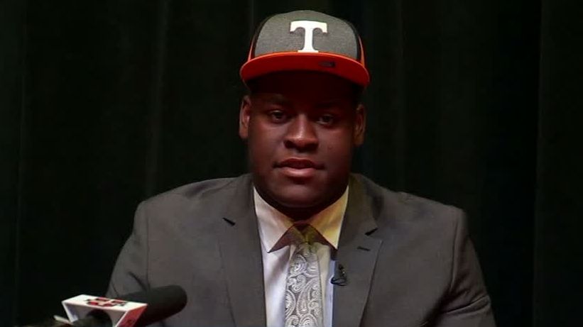 No. 1 ESPN 300 recruit commits to Tennessee
