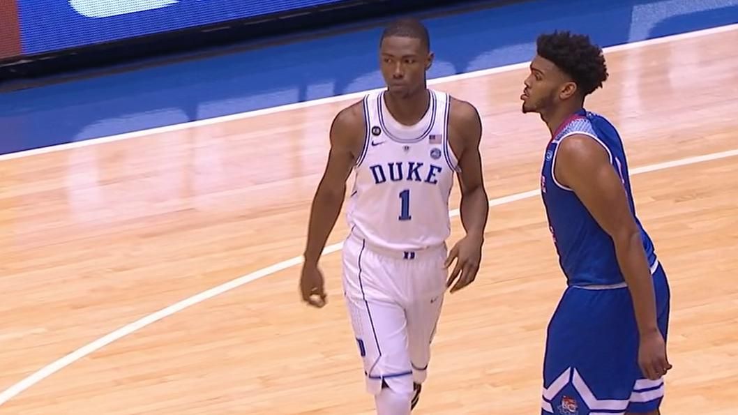 Harry Giles takes the court for first time with Duke in win