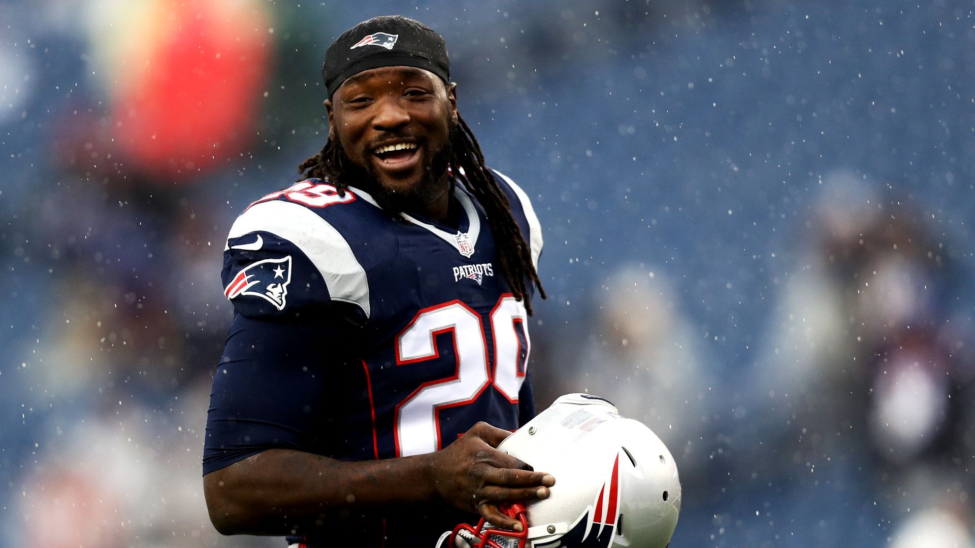 Eagles add Blount to complement RB corps