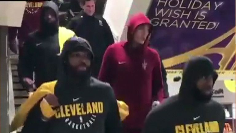 Cavs ride the subway in NYC