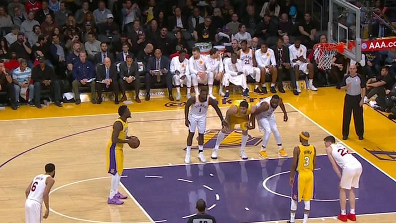Lakers go cold from the line