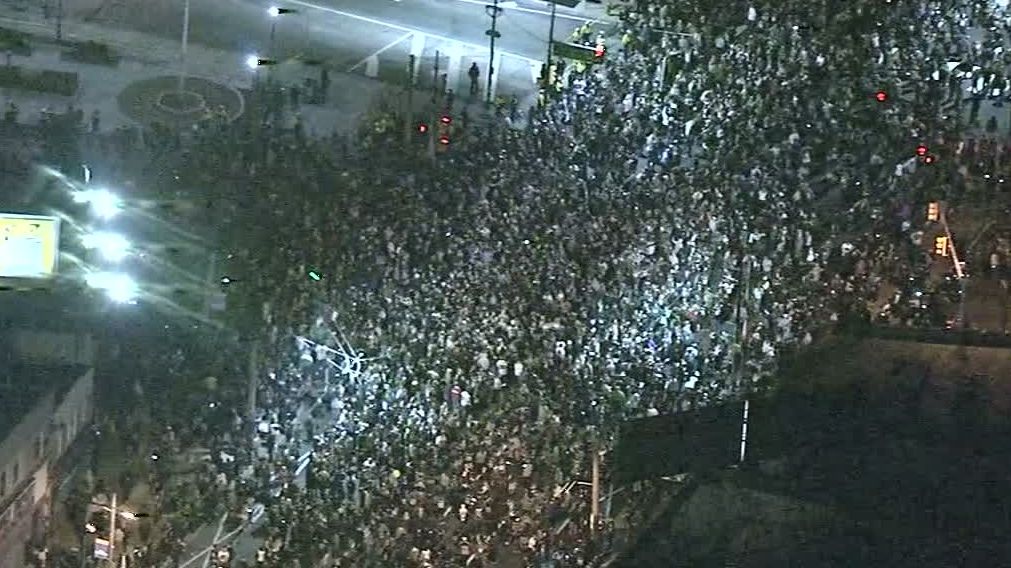 Eagles fans flood the streets in celebration