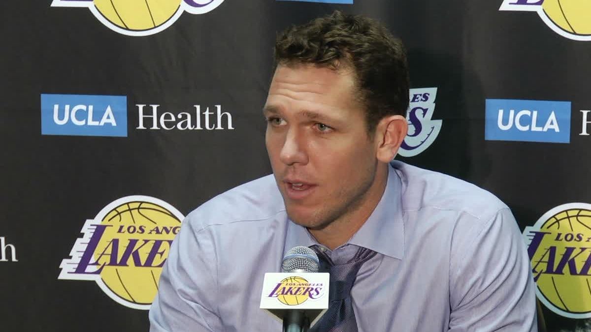 Walton sounds off on refs: 'It's not right'