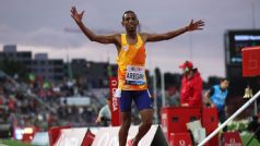 贝里胡·阿雷加维 (Berihu Aregawi) 获得男子 5000 米第五快成绩